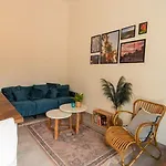 Farm Olive, Casa Jacaranda Apartmán *