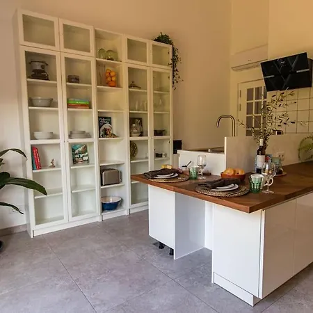 Farm Olive, Casa Jacaranda